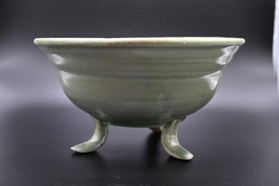 R0035 - Footed Bowl R0035 - Footed Bowl
