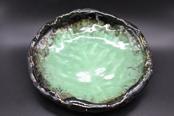 R0106 - Green Leaf Bowl R0106 - Green Leaf Bowl