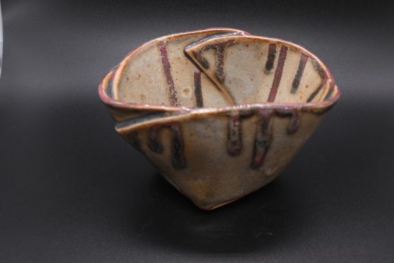 R0032 - Folded Tulip Dish R0032 - Folded Tulip Dish