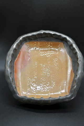 R0034 - Throne Dish R0034 - Throne Dish